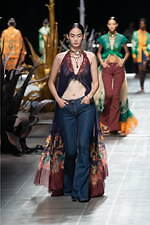 エトロ 2025年春夏ウィメンズコレクション - 創造の旅｜写真22