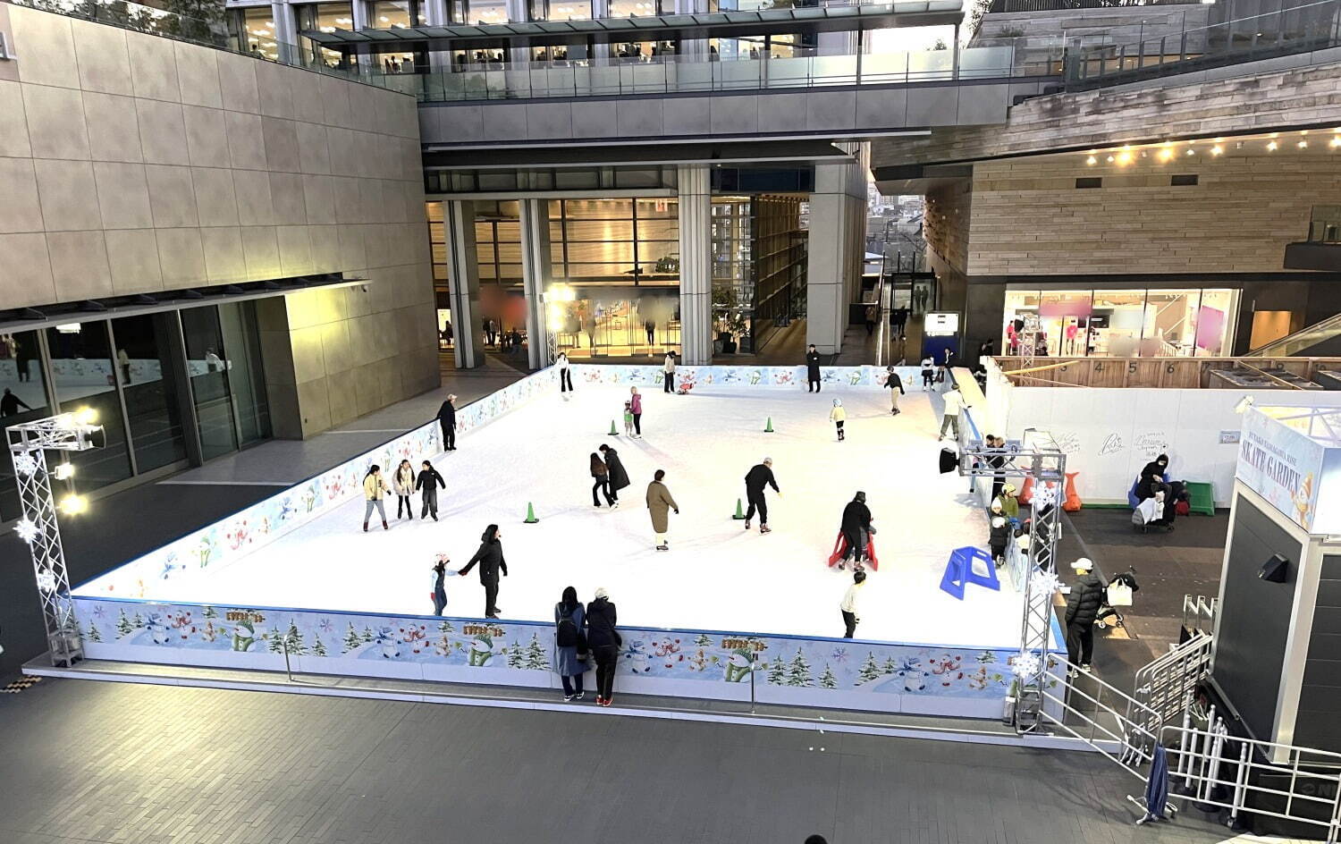 二子玉川ライズ24年クリスマスイベント、“光の花”咲く約10mのツリー＆イルミネーション｜写真7