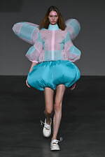 アンリアレイジ 2025年春夏コレクション - 生み出し纏う風｜写真44