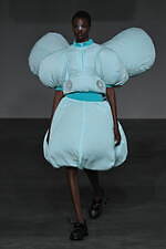 アンリアレイジ 2025年春夏コレクション - 生み出し纏う風｜写真51