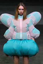 アンリアレイジ 2025年春夏コレクション - 生み出し纏う風｜写真45