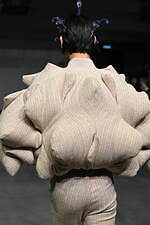 アンリアレイジ 2025年春夏コレクション - 生み出し纏う風｜写真57