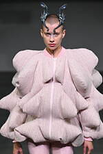 アンリアレイジ 2025年春夏コレクション - 生み出し纏う風｜写真59