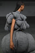 アンリアレイジ 2025年春夏コレクション - 生み出し纏う風｜写真62