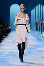 ディオール 2025年春夏ウィメンズコレクション - ファッションの原点、服と身体の関係性を追求｜写真39