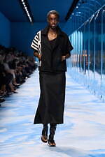 ディオール 2025年春夏ウィメンズコレクション - ファッションの原点、服と身体の関係性を追求｜写真48