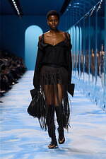 ディオール 2025年春夏ウィメンズコレクション - ファッションの原点、服と身体の関係性を追求｜写真57