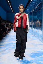 ディオール 2025年春夏ウィメンズコレクション - ファッションの原点、服と身体の関係性を追求｜写真58