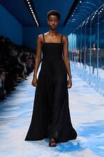 ディオール 2025年春夏ウィメンズコレクション - ファッションの原点、服と身体の関係性を追求｜写真69