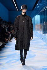 ディオール 2025年春夏ウィメンズコレクション - ファッションの原点、服と身体の関係性を追求｜写真72