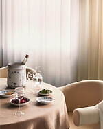 ロイヤル コペンハーゲン24年クリスマス、サンタの陶器人形やレース模様のプレート｜写真5