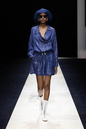 エンポリオ アルマーニ(EMPORIO ARMANI) 2025年春夏ウィメンズコレクション  - 写真22
