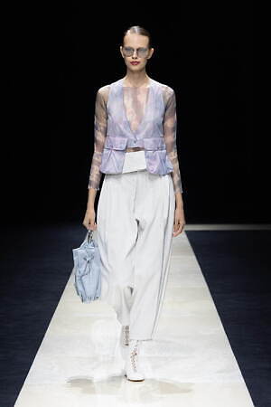 エンポリオ アルマーニ(EMPORIO ARMANI) 2025年春夏ウィメンズコレクション  - 写真25