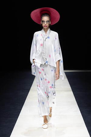 エンポリオ アルマーニ(EMPORIO ARMANI) 2025年春夏ウィメンズコレクション  - 写真76