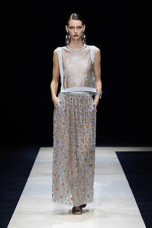 エンポリオ アルマーニ(EMPORIO ARMANI) 2025年春夏ウィメンズコレクション  - 写真109