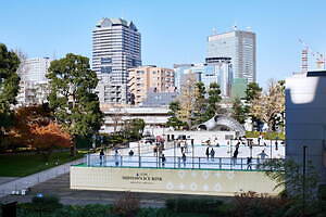 東京ミッドタウンの24年イルミネーション、シャボン玉＆雪のふんわり舞う演出や幻想的な光｜写真21