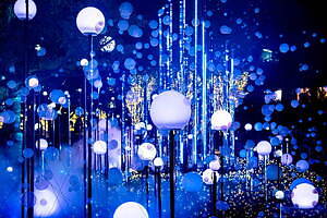 東京ミッドタウンの24年イルミネーション、シャボン玉＆雪のふんわり舞う演出や幻想的な光｜写真1