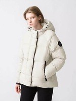 「レディースダウンジャケット2024」高級ダウンブランドのきれいめアウターや“暖かい”高機能コート｜写真4