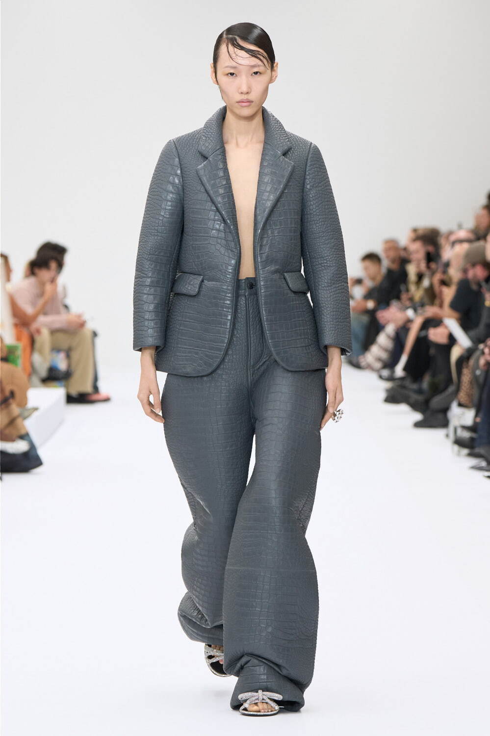 アクネ ストゥディオズ(Acne Studios) 2025年春夏ウィメンズコレクション  - 写真5