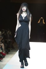 ヨウジヤマモト(Yohji Yamamoto)、爽快感あふれる最新ウィメンズ・コレクション - 2011年春夏｜写真27