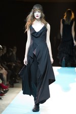 ヨウジヤマモト(Yohji Yamamoto)、爽快感あふれる最新ウィメンズ・コレクション - 2011年春夏｜写真34