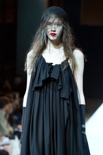ヨウジヤマモト(Yohji Yamamoto)、爽快感あふれる最新ウィメンズ・コレクション - 2011年春夏｜写真37