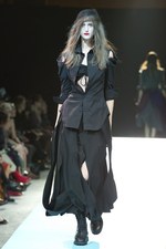 ヨウジヤマモト(Yohji Yamamoto)、爽快感あふれる最新ウィメンズ・コレクション - 2011年春夏｜写真42