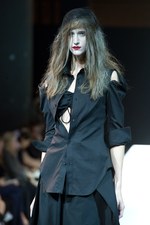 ヨウジヤマモト(Yohji Yamamoto)、爽快感あふれる最新ウィメンズ・コレクション - 2011年春夏｜写真43