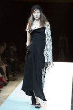 ヨウジヤマモト(Yohji Yamamoto)、爽快感あふれる最新ウィメンズ・コレクション - 2011年春夏｜写真48