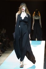 ヨウジヤマモト(Yohji Yamamoto)、爽快感あふれる最新ウィメンズ・コレクション - 2011年春夏｜写真52