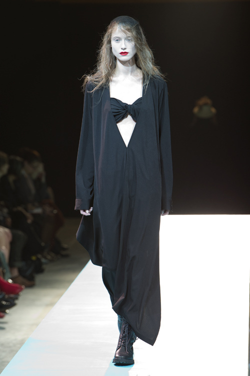 ヨウジヤマモト(Yohji Yamamoto) 2011年春夏ウィメンズコレクション  - 写真27