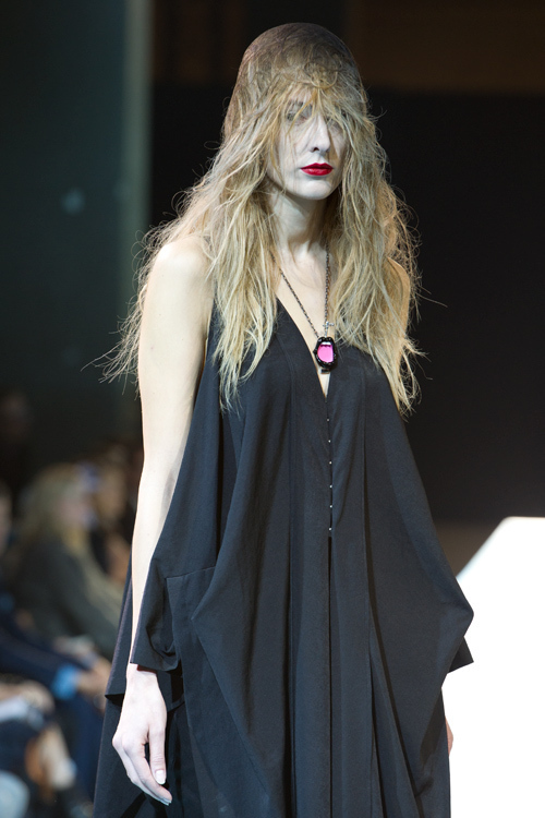 ヨウジヤマモト(Yohji Yamamoto) 2011年春夏ウィメンズコレクション  - 写真30