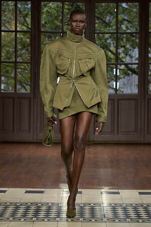 ミュグレー(MUGLER) 2025年春夏ウィメンズコレクション  - 写真15