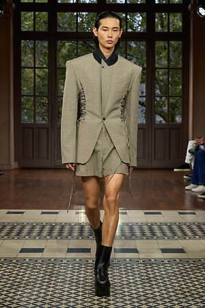 ミュグレー(MUGLER) 2025年春夏ウィメンズコレクション  - 写真22