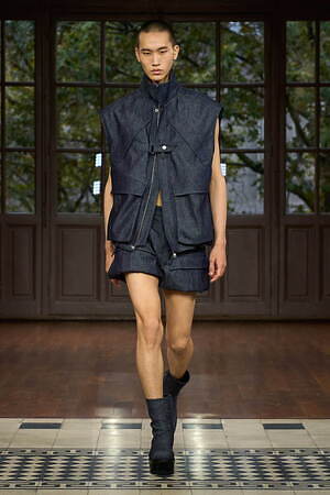 ミュグレー(MUGLER) 2025年春夏ウィメンズコレクション  - 写真23