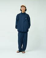 フレッシュサービスの“サウナ”ライン、ネオンイエローのフリース素材トラックスーツやポンチョ｜写真15