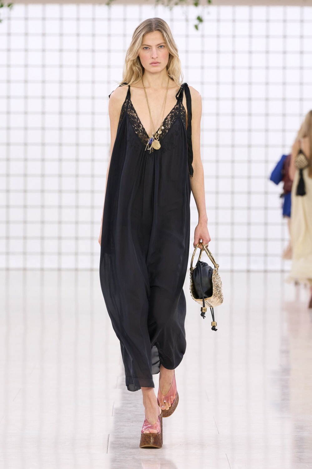 クロエ(Chloé) 2025年夏ウィメンズコレクション  - 写真20