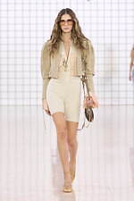 クロエ 2025年夏コレクション - 過ぎ去ってはまた訪れる幻想的な夏｜写真38