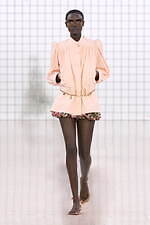 クロエ 2025年夏コレクション - 過ぎ去ってはまた訪れる幻想的な夏｜写真51