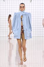 クロエ 2025年夏コレクション - 過ぎ去ってはまた訪れる幻想的な夏｜写真57