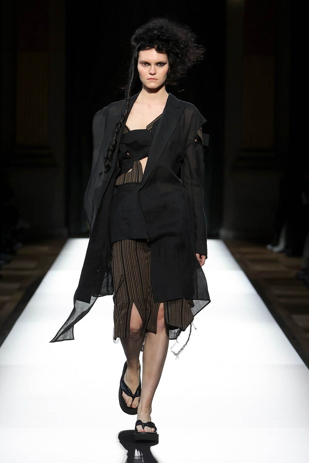 ヨウジヤマモト(Yohji Yamamoto) 2025年春夏ウィメンズ