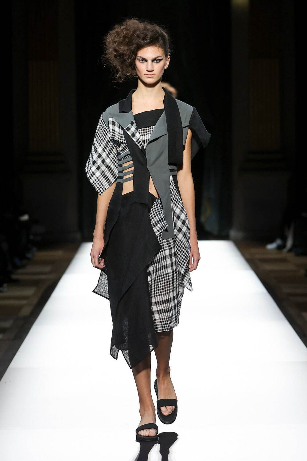 ヨウジヤマモト 2025年春夏｜ ワンピース