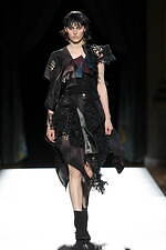 ヨウジヤマモト 2025年春夏ウィメンズコレクション - 透き通る布地と空間、軽やかな躍動｜写真23