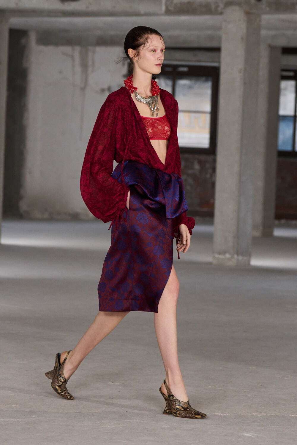 ドリス ヴァン ノッテン(DRIES VAN NOTEN) 2025年春夏ウィメンズコレクション  - 写真12