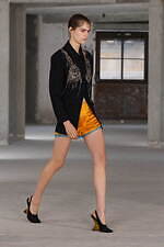 ドリス ヴァン ノッテン 2025年春夏ウィメンズコレクション - 軽快さに込める自然への憧憬｜写真60