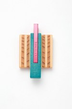 イッセイ ミヤケより、曲線美＆ぬくもりを感じる木工アクセサリー限定発売 - 新宿や神戸で｜写真12