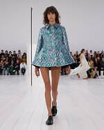 ロエベ2025年春夏ウィメンズコレクション、研ぎ澄まされたアウトライン｜写真19