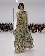 ロエベ2025年春夏ウィメンズコレクション、研ぎ澄まされたアウトライン｜写真31