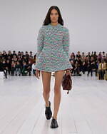 ロエベ2025年春夏ウィメンズコレクション、研ぎ澄まされたアウトライン｜写真48