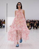 ロエベ2025年春夏ウィメンズコレクション、研ぎ澄まされたアウトライン｜写真53